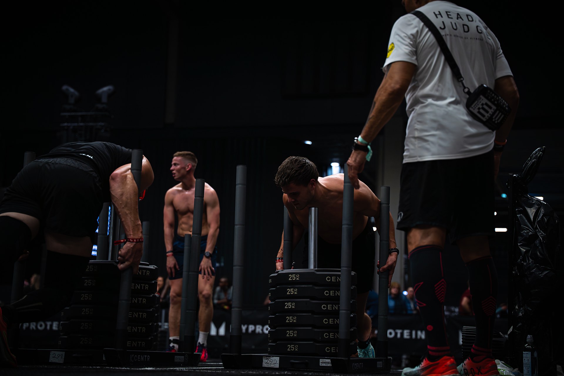 Hyrox-atleet in actie, sportfotografie door Stinnashoots